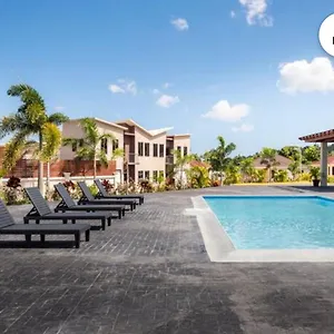 Luxurious Royale- 5 Min Drive To Holiday home